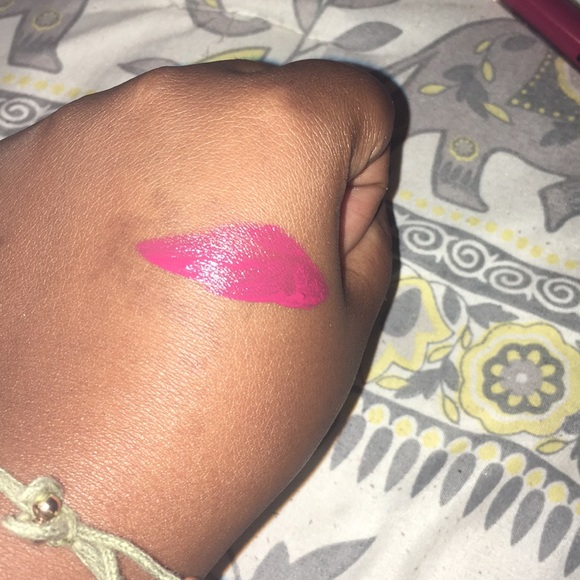 Makeup - Picture 3 of 3